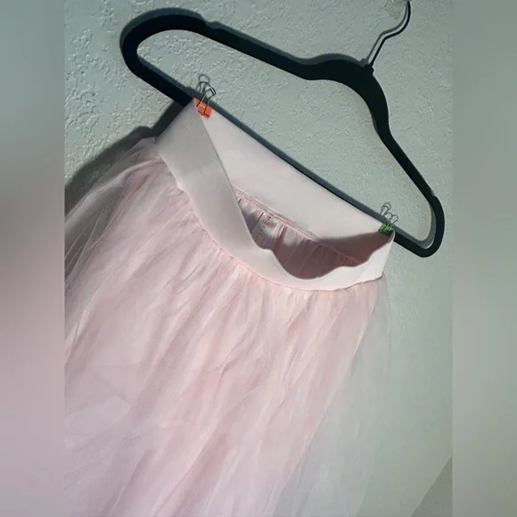 Chic Pink A-Line Tulle Skirt Size Medium - Picture 2 of 4